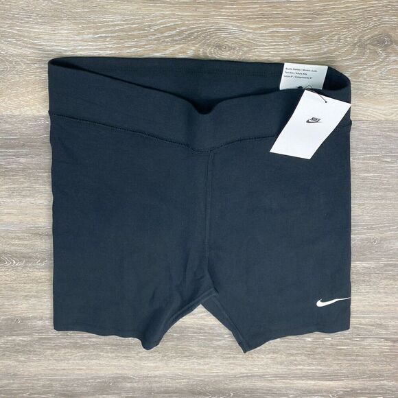 Nike Size M Sportswear Women's High-Waisted 8" Biker Shorts DV7797-010 NWT - Picture 1 of 5